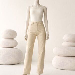 Feather cord NWT pants! Nice cream colour!